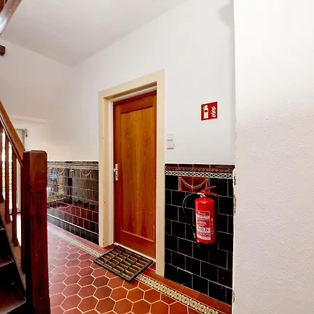 Leo Apartment *